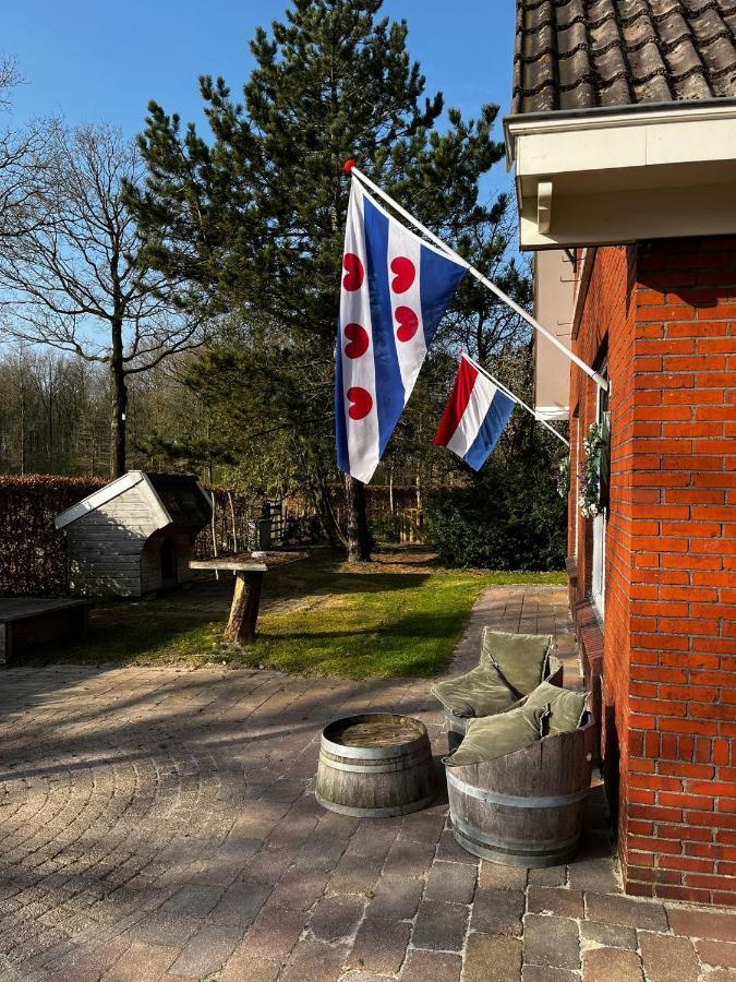 Veendijkhoeve Oosterwolde  Buitenkant foto