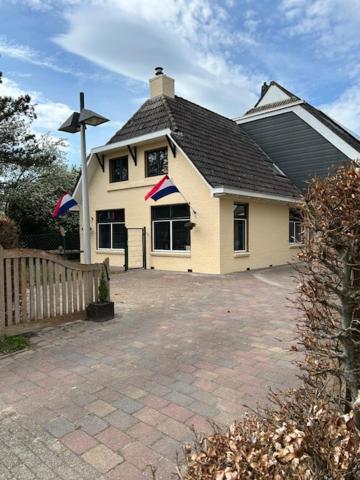 Veendijkhoeve Oosterwolde  Buitenkant foto