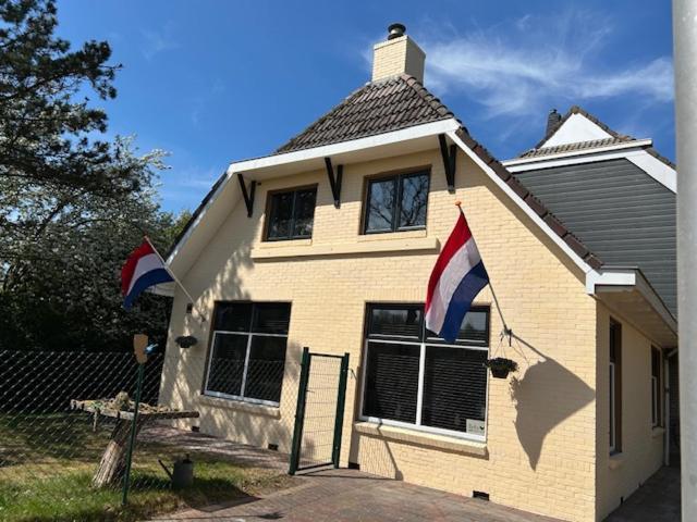 Veendijkhoeve Oosterwolde  Buitenkant foto